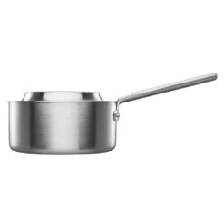 Fiskars Norden Teräskasari, 2,5 L, Pinnoittamaton 11 Fiskars Norden Teräskasari, 2,5 L, Pinnoittamaton -Stelton Myynti 1067638 Fiskars Norden steel sauce pan 25L 2