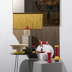 Alessi Sottsass Maustemylly, Pieni, Musta - Keltainen - Punainen 8 Alessi Sottsass Maustemylly, Pieni, Musta - Keltainen - Punainen -Stelton Myynti 18 Alessi groupage Twergi e Sottsass 2000x2000 1