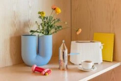 Alessi Sottsass Korkkiruuvi, Punainen - Pinkki - Keltainen 12 Alessi Sottsass Korkkiruuvi, Punainen - Pinkki - Keltainen -Stelton Myynti FDS ruoka Alessi13