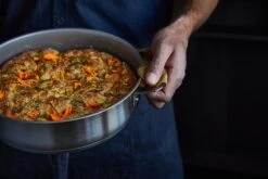 Fiskars All Steel Paistovuoka, 28 Cm -Stelton Myynti FI Fiskars All Steel Roasting dish 28cm Action 02