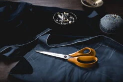 Fiskars Classic Ammatti- Ja Kangassakset, 25 Cm 11 Fiskars Classic Ammatti- Ja Kangassakset, 25 Cm -Stelton Myynti Fiskars Environment Classic Dressmaking Scissors 25cm 1005151 02