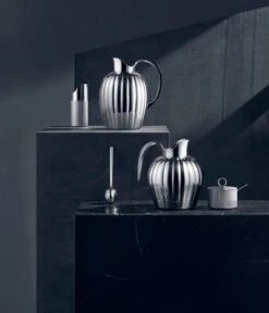 Georg Jensen Bernadotte Teesihti 7 Georg Jensen Bernadotte Teesihti -Stelton Myynti GJ AW19 HOME BERNADOTTE THERMOS 1