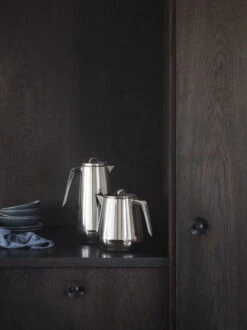 Georg Jensen Helix Termoskannu, 1 L -Stelton Myynti GJ AW19 HOME HELIX 5