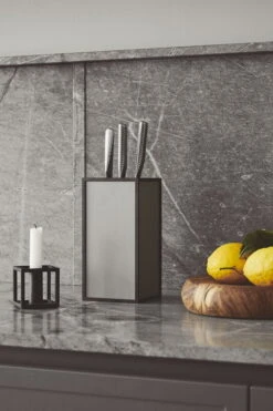 By Lassen K'Block Veitsiteline/säilytyslaatikko, Tummanharmaa -Stelton Myynti Heg Mller 210622 byLassen Sllerd og kvanum10704