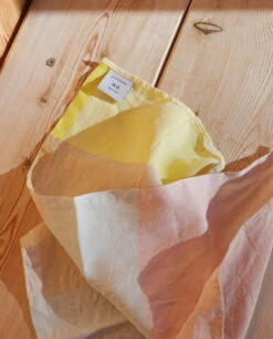 Lokal Helsinki Ilo Keittiöpyyhe, Niitty -Stelton Myynti ILO teatowel autumn lokalhelsinki2021 2