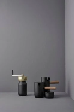 Stelton Collar Kahvimylly, Musta - Messinki -Stelton Myynti LS 420 421 422 423 Collar