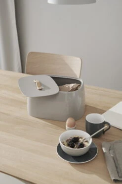 Stelton Emma Leipälaatikko, Harmaa -Stelton Myynti LS x 226 1 Emma bread box grey p