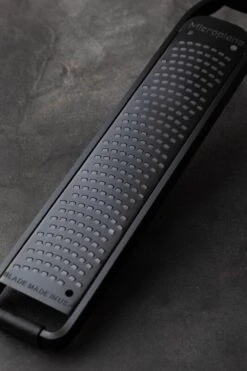 Microplane Black Sheep Series Zester Raastin -Stelton Myynti Microplane Black Sheep 43020 Zester Blade
