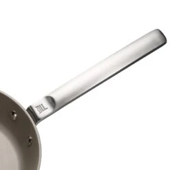 Fiskars Norden Teräspaistinpannu, 26 Cm -Stelton Myynti Norden Steel Frying Pan Coated detail handle