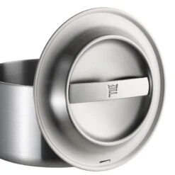 Fiskars Norden Teräskattila, 5 L, Pinnoittamaton -Stelton Myynti Norden steel casserole detail lid 1