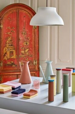 HAY Salt & Pepper Maustemylly, L, Vaaleanharmaa -Stelton Myynti PC Pendant M Watering Can Salt and Pepper Measure Waffle