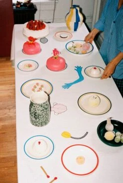 HAY Sobremesa Stripe Keksipurkki, Sininen - Keltainen -Stelton Myynti Sobremesa Tablecloth L300 white Sobremesa Plate family Sobremesa Jug green