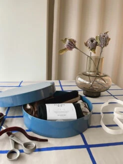 Fiskars ReNew Pienet Yleissakset, 17 Cm -Stelton Myynti design stories paketointivinkit gift wrapping ideas 4 2 ma edit