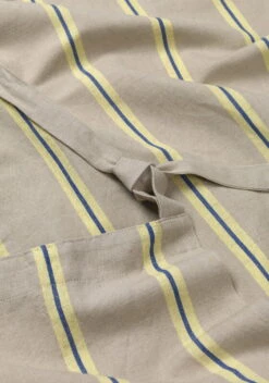 Ferm LIVING Hale Esiliina, Beige - Keltainen - Sininen -Stelton Myynti fermLIVING SS22 HaleApron Oyster Lemon BrightBlue 1104265370 pack 2