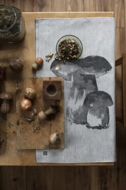 Lapuan Kankurit Tatti X Teemu Järvi Keittiöpyyhe -Stelton Myynti lapuankankurit tatti x teemu jarvi towel white black