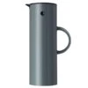 Stelton EM77 Termoskannu 1,0 L, Graniitinharmaa 1 Stelton EM77 Termoskannu 1,0 L, Graniitinharmaa -Stelton Myynti termos2 iso